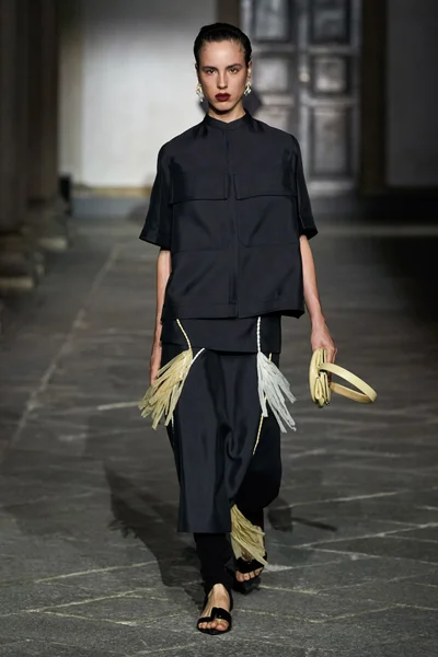 Look 35